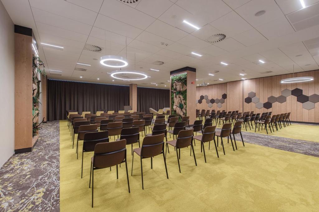 Rikli Balance Hotel – Sava Hotels & Resortsにあるビジネスエリアまたは会議室