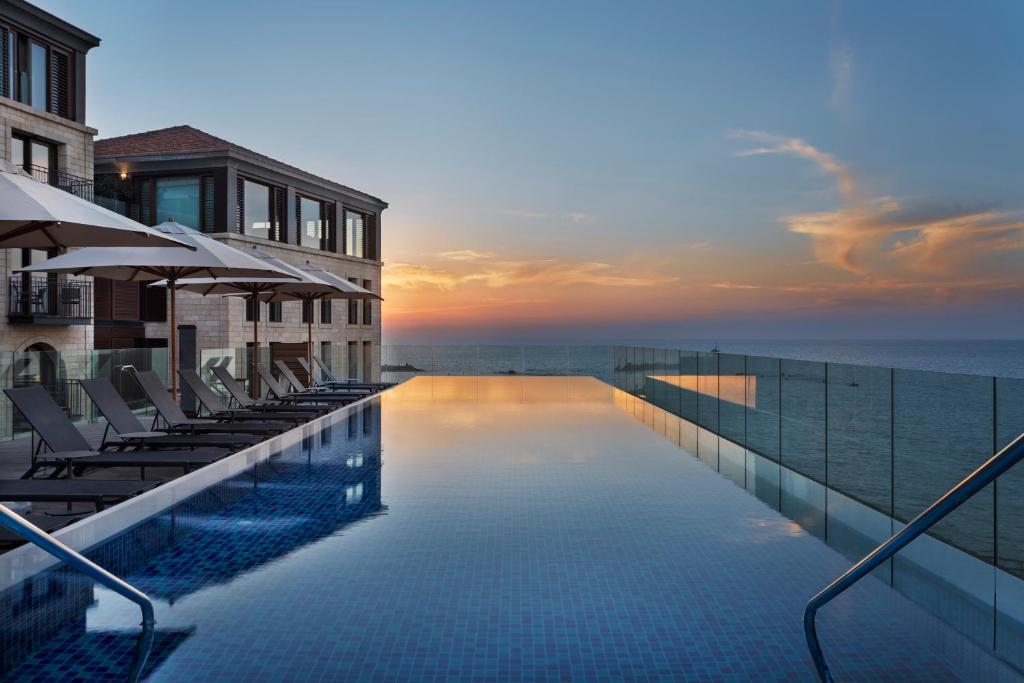 Bazén v ubytování The Setai Tel Aviv, a Member of the leading hotels of the world nebo v jeho okolí