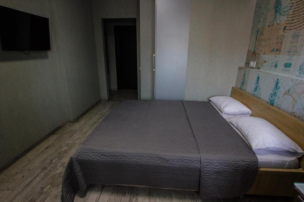 Solo Apartment Ahmatovoy - Comfort Room With Balcony