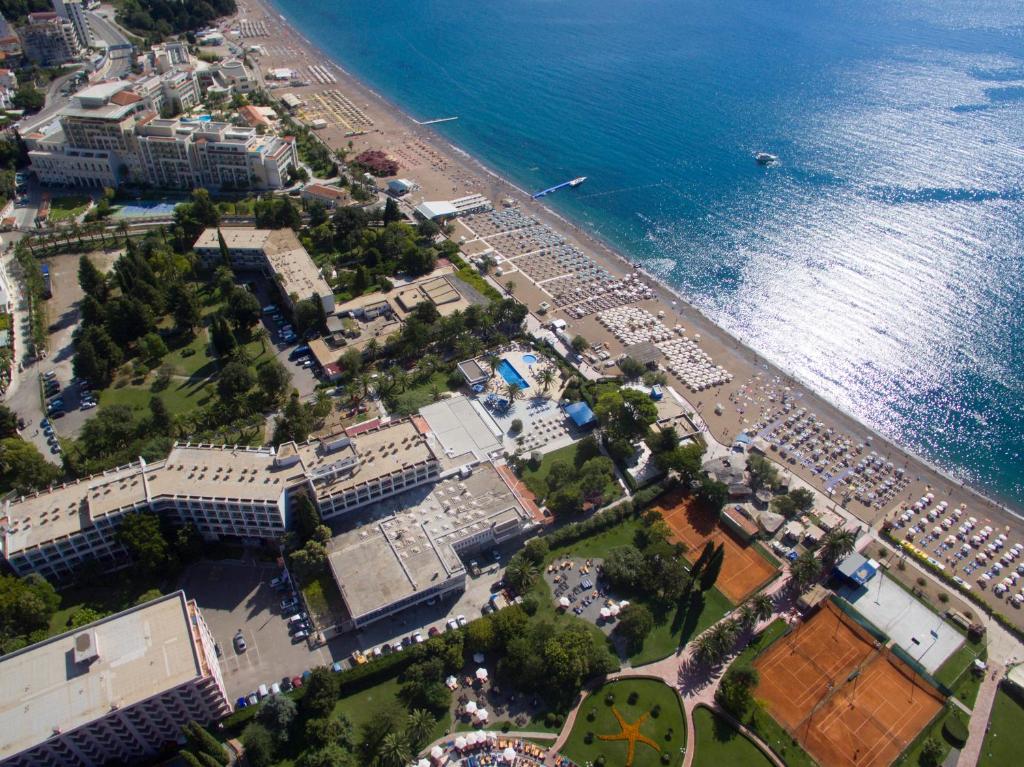 Nespecifikovaný výhled na moře nebo výhled na moře při pohledu z hotelu