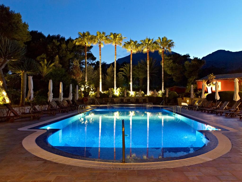 Bazén v ubytování Hotel Cala Sant Vicenç - Adults Only nebo v jeho okolí