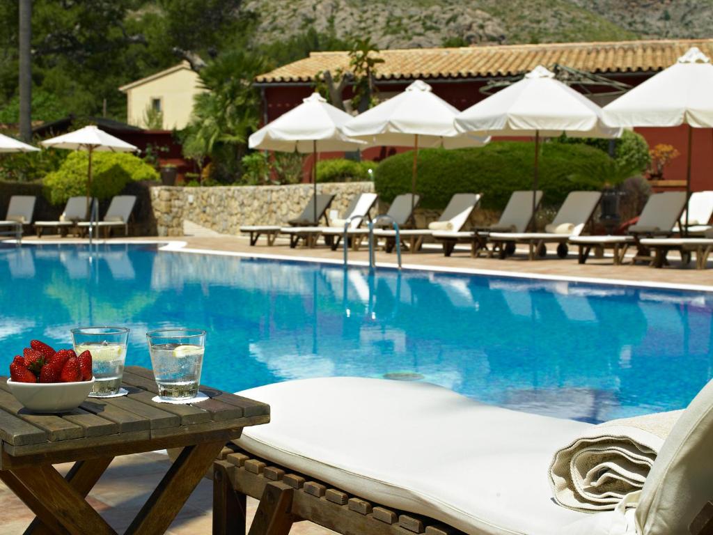 Bazén v ubytování Hotel Cala Sant Vicenç - Adults Only nebo v jeho okolí