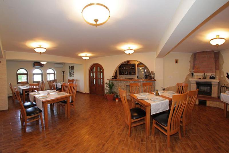 Restaurace v ubytování Hotel Insula