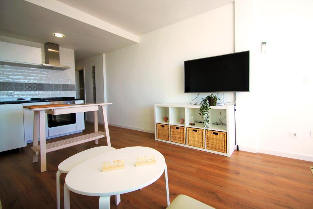 TV a/nebo společenská místnost v ubytování City Sea Views Apartment Alicante