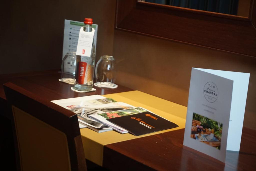 Nápoje v ubytování Hotel & Restaurants - Maison Chabran