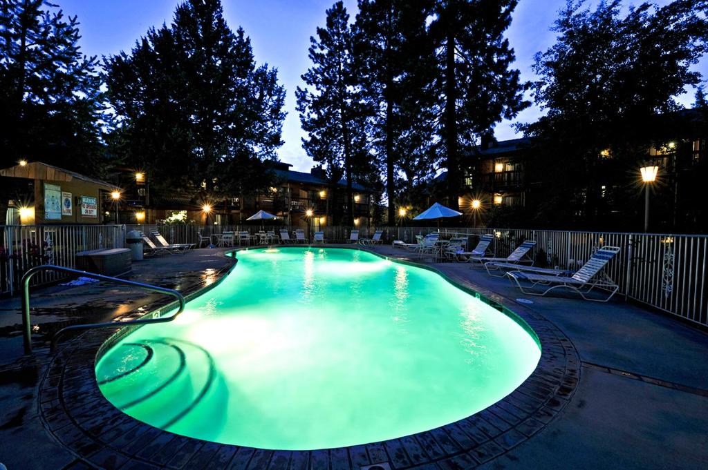 Bazén v ubytování Shilo Inn Suites Hotel - Bend nebo v jeho okolí