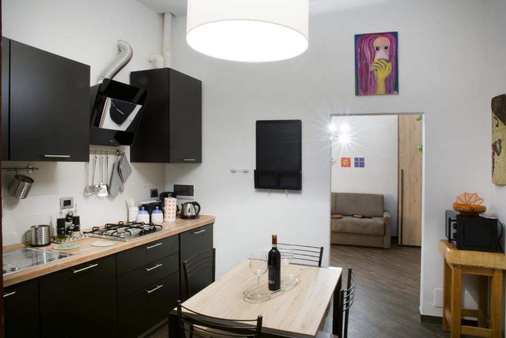 Geppi's Apartments - 15