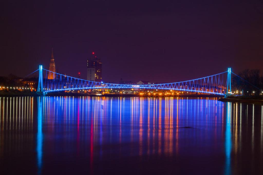 The Bridge - private parking - 1