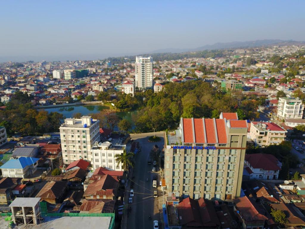 Nespecifikovaný výhled na destinaci Taunggyi nebo výhled na město při pohledu z hotelu
