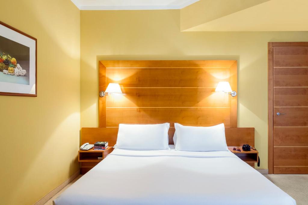 Postel nebo postele na pokoji v ubytování Ibis Styles Bari Giovinazzo