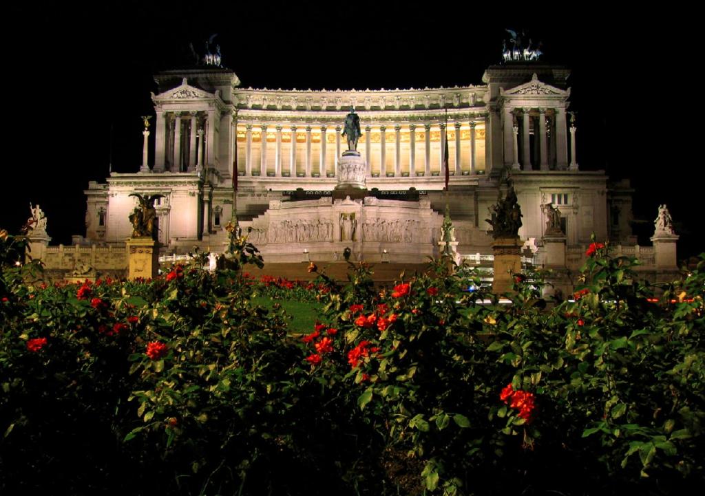 A garden outside Veneto Prestige Apartment