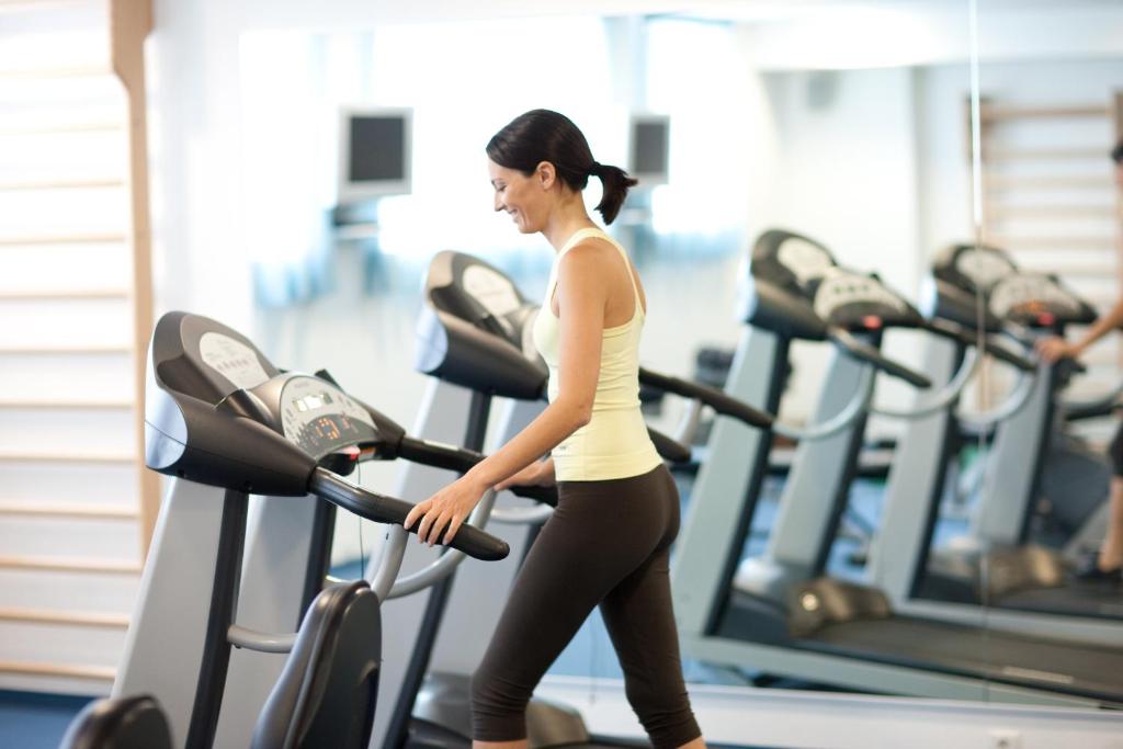 Fitness centrum a/nebo fitness zařízení v ubytování Hotel Grüner Baum