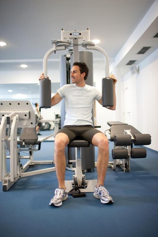 Fitness centrum a/nebo fitness zařízení v ubytování Hotel Grüner Baum