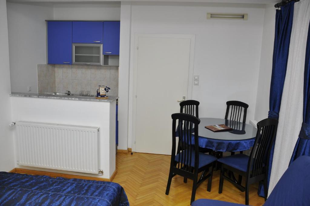 Hotel Manastir Berovo - Estudio Con Balcón