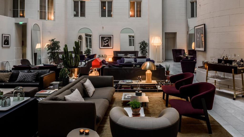 Posezení v ubytování Nobis Hotel Stockholm, a Member of Design Hotels™