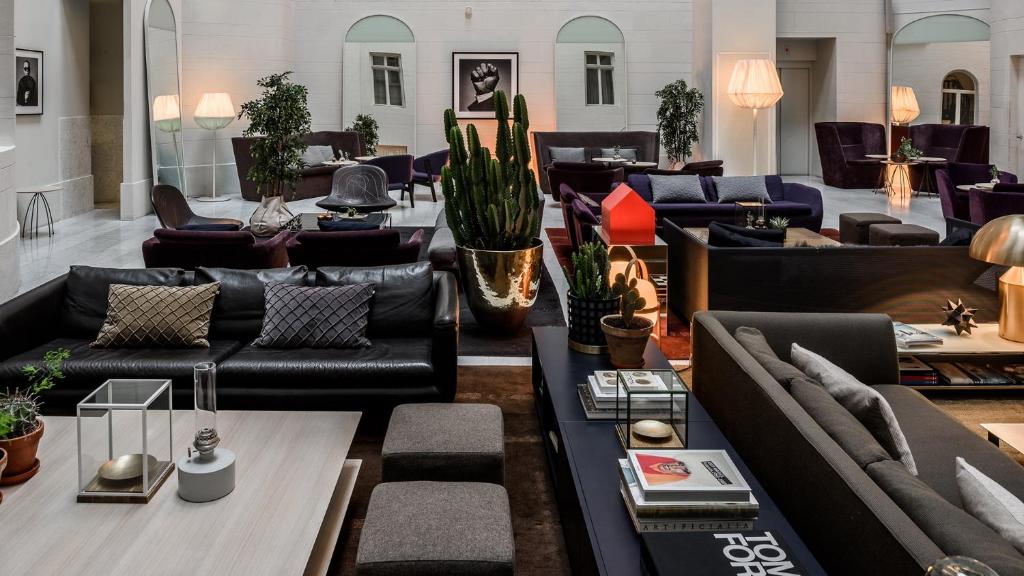 Posezení v ubytování Nobis Hotel Stockholm, a Member of Design Hotels™