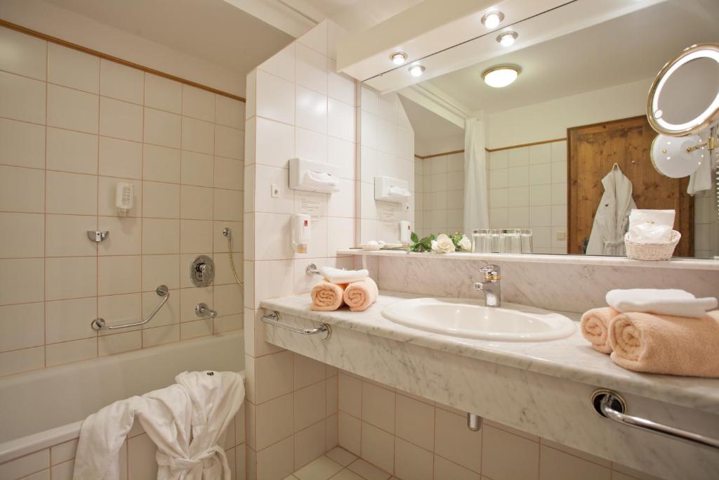Koupelna v ubytování Das Traditionshotel Schwarzer Adler