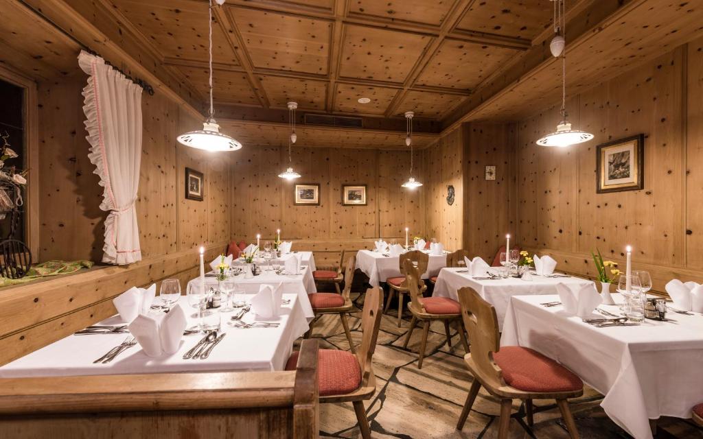 Restaurace v ubytování Hotel Grüner Baum