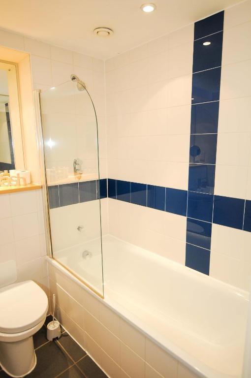 Hamilton Court Apartments from Your Stay Bristol - Basic Two-Bedroom Apartment
