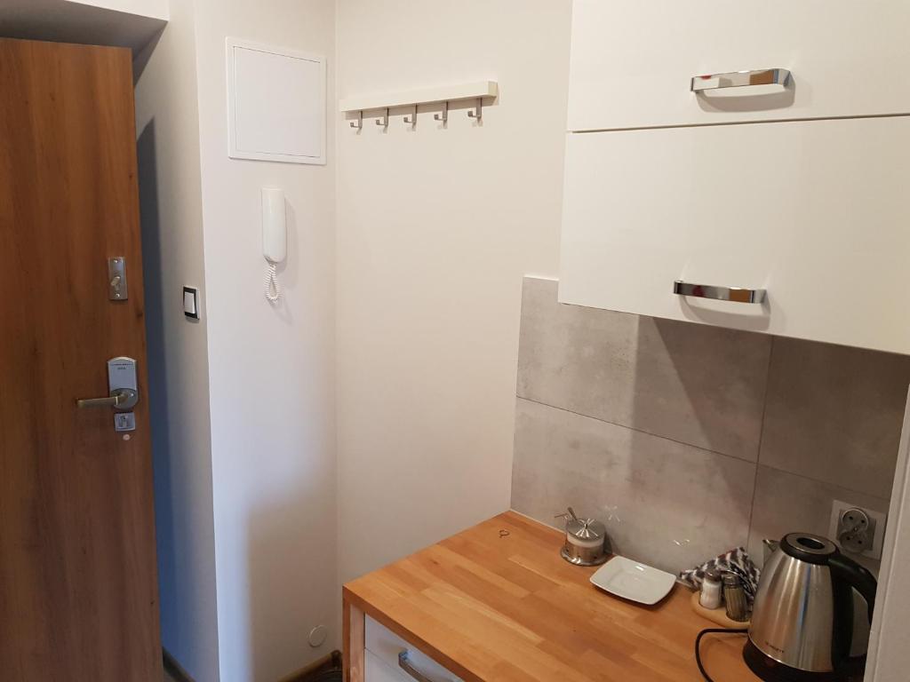 رزرو هتل، Marco Apartments 3 در ایستگاه راه آهن - شهر قدیمی - سوپر وای فای