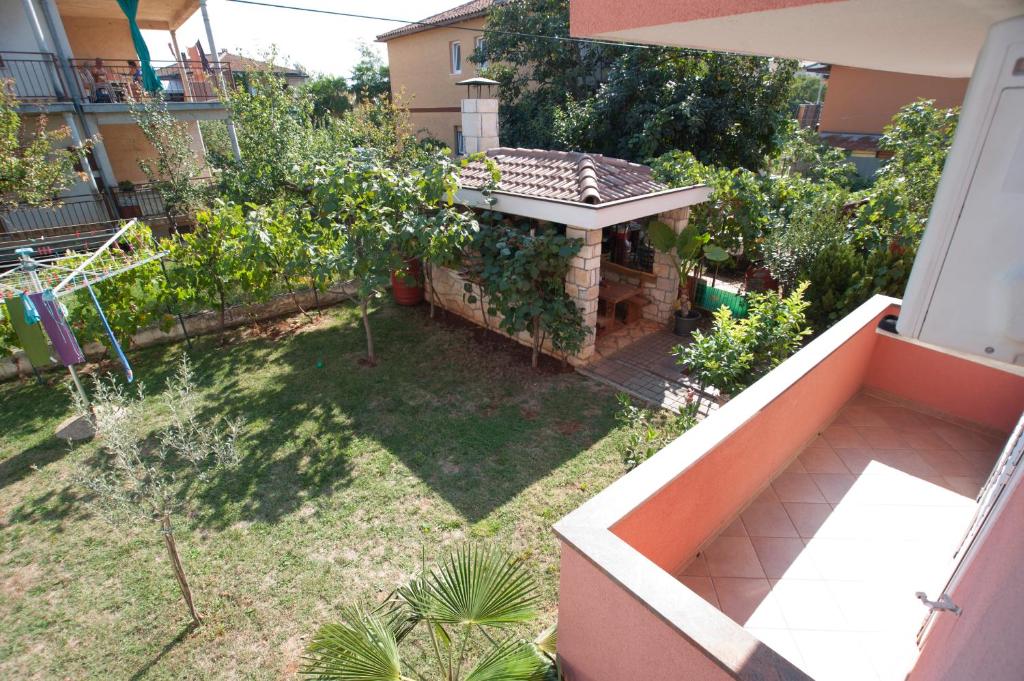 Apartments Maric with parking - 11