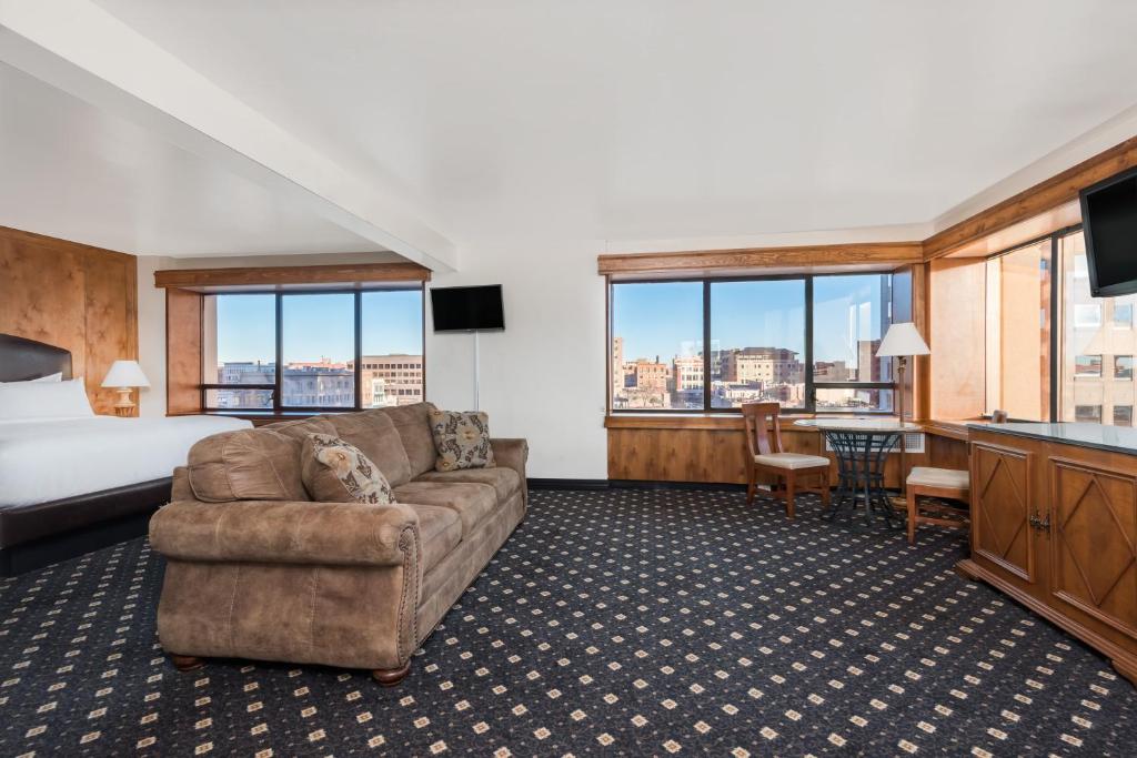 The Antlers, A Wyndham Hotel - 