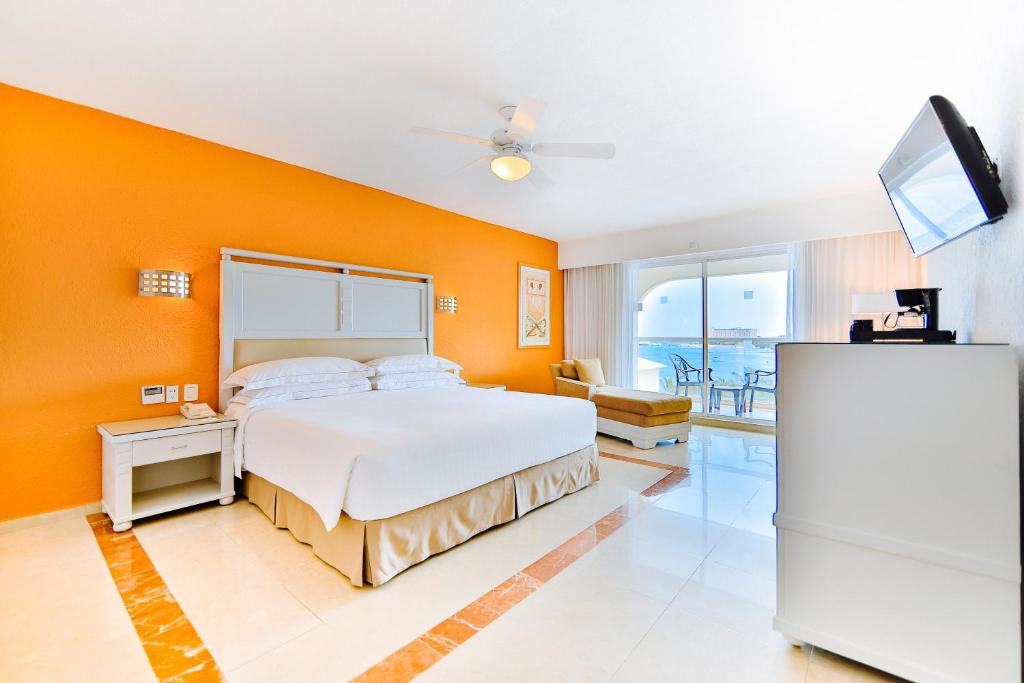 Postel nebo postele na pokoji v ubytování Occidental Costa Cancún - All Inclusive