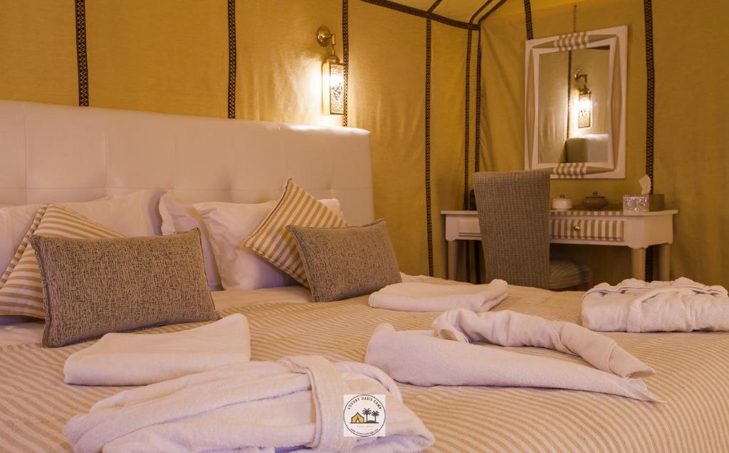 Postel nebo postele na pokoji v ubytování Luxury oasis camp