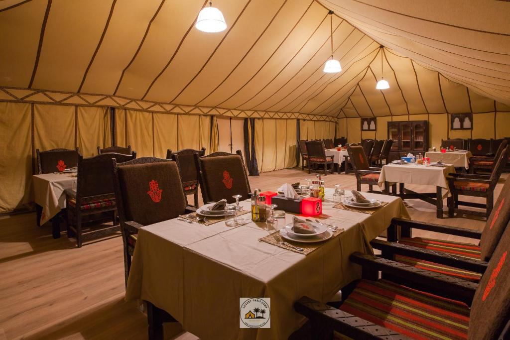 Posezení v ubytování Luxury oasis camp