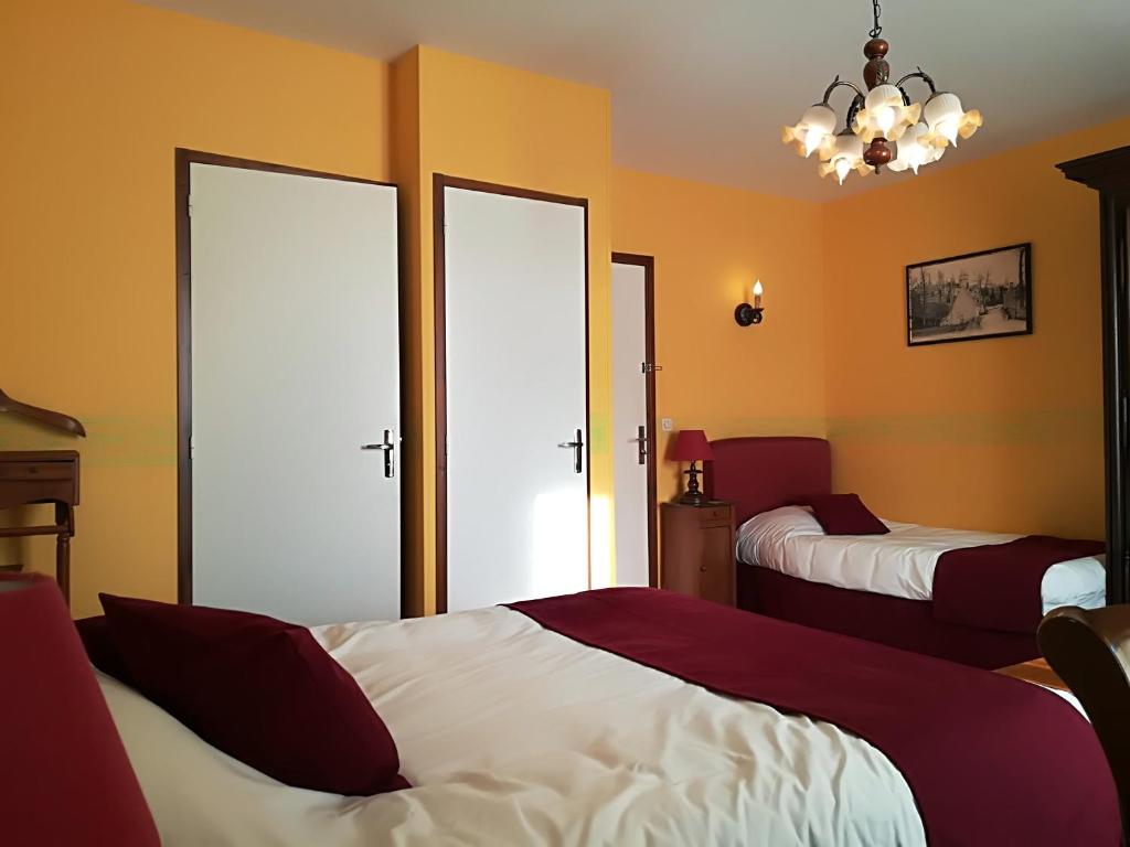 Hostellerie Saint Martin- Logis Hôtel et Restaurant - Habitación Familiar (4 Adultos)