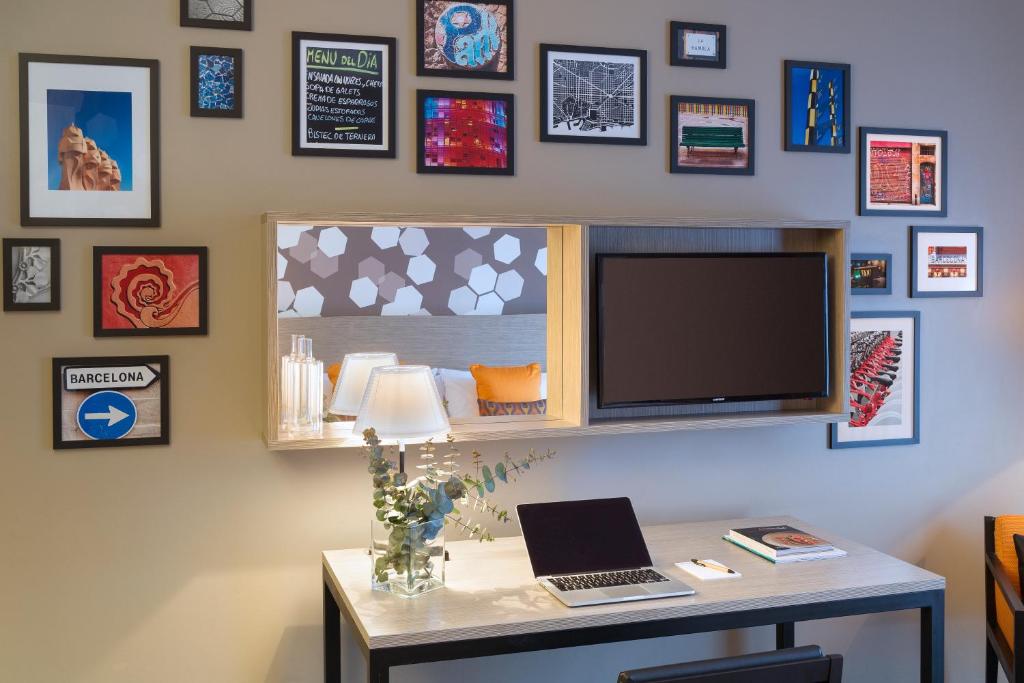 Citadines Ramblas Barcelona - 13