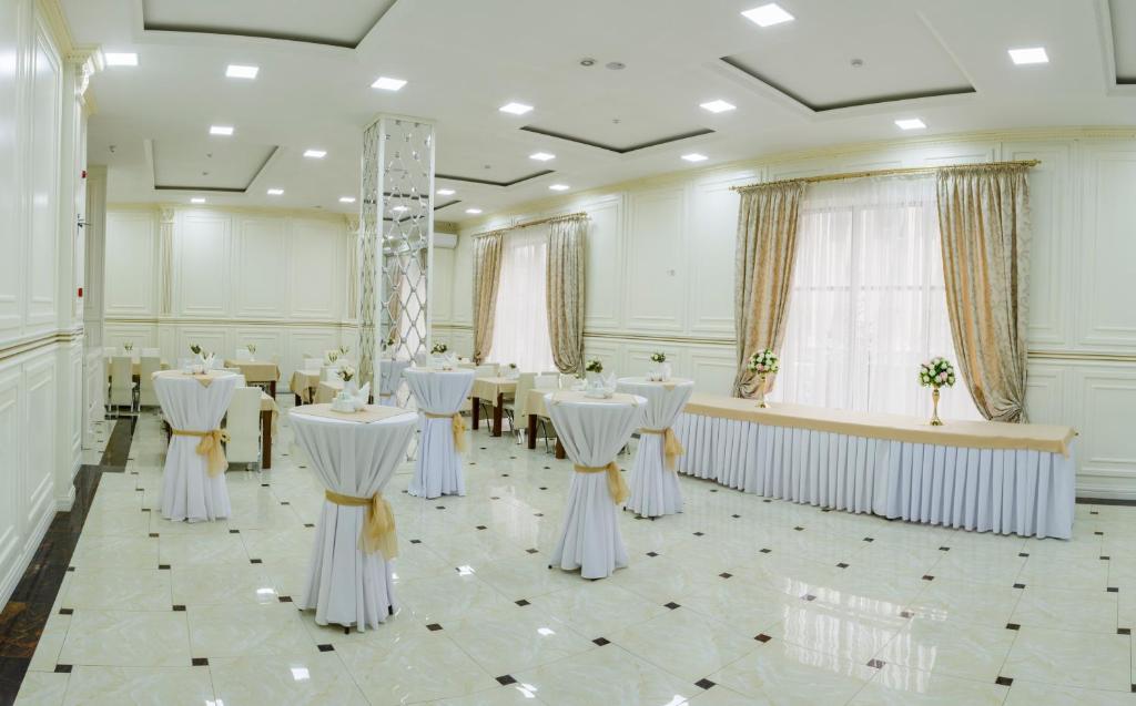 Restaurace v ubytování Plaza Hotel Bishkek