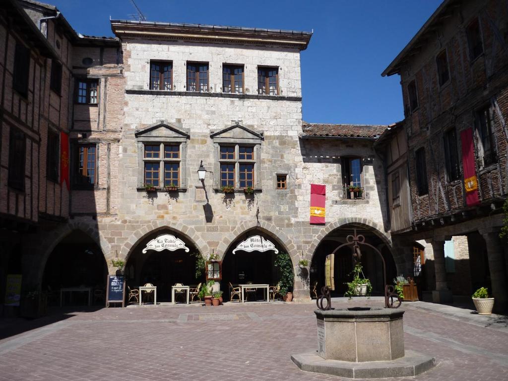 Fotografie z fotogalerie ubytování Hotel des Consuls v destinaci Castelnau-de-Montmiral