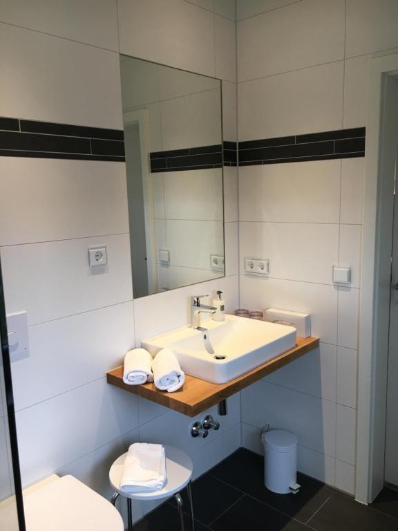 Hotel Löwen Garni - B&B - 15