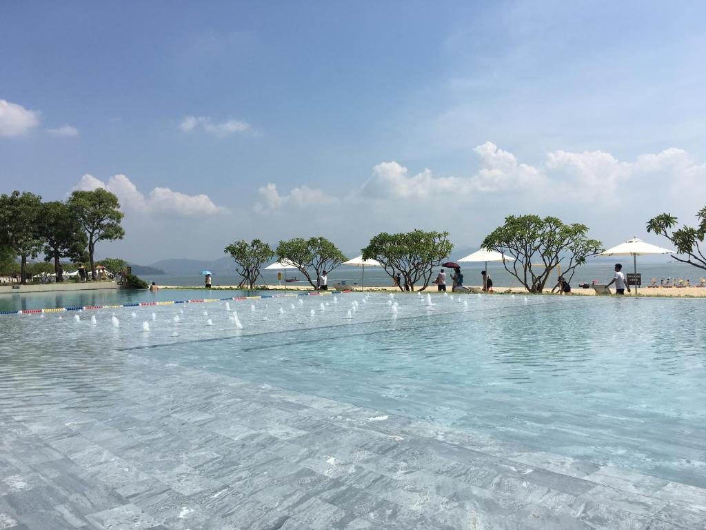 Bazén v ubytování HuiZhou HuaYangNian Seaview Guesthouse nebo v jeho okolí