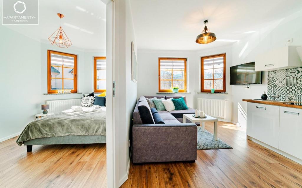 Kuchyňa alebo kuchynka v ubytovaní Wonder Home - Apartamenty w spokojnej okolicy, z widokiem na góry
