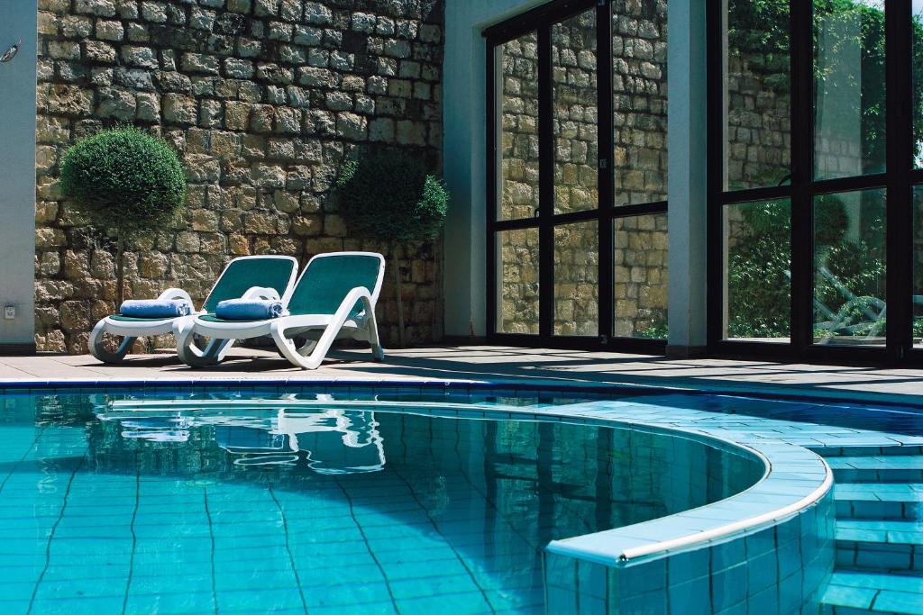 Bazén v ubytování Hotel International nebo v jeho okolí