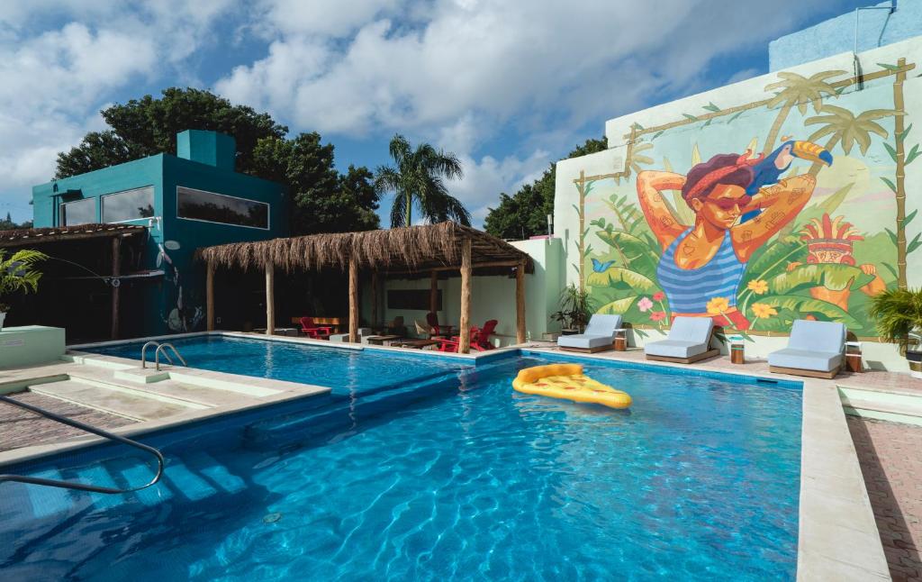 A piscina em ou perto de Selina Cancun Downtown
