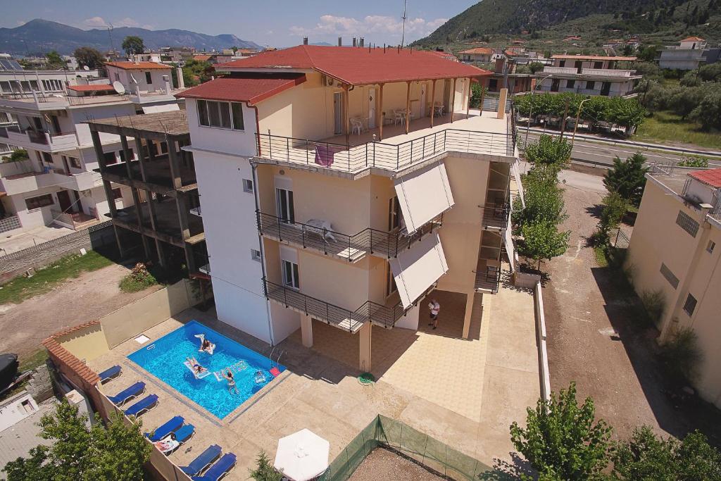 Nespecifikovaný výhled na hory nebo výhled na hory při pohledu z hotelu