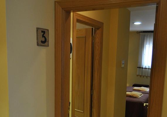 Hostal Puerta del Valle - Deluxe Room (1 Adult + 2 Children)