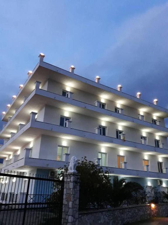 Mihalis Apartments - Image 8