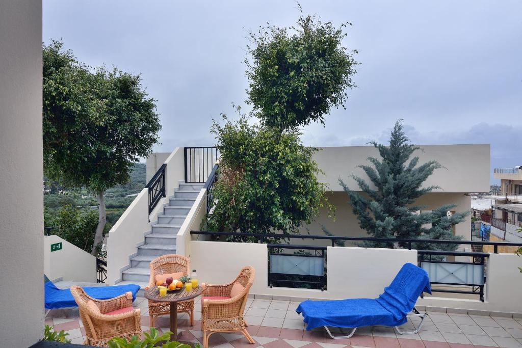 Balkón nebo terasa v ubytování Mythos- Platanias- Hotel -Apts