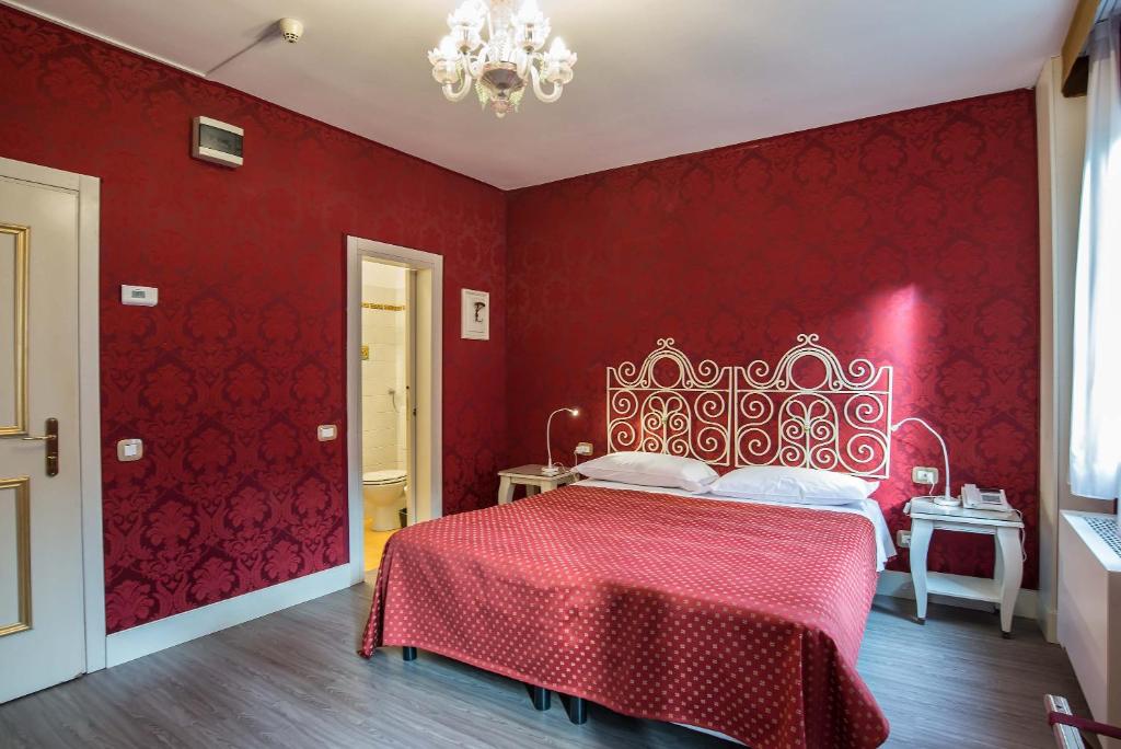 Hotel La Fenice et Des Artistes - Resim 9