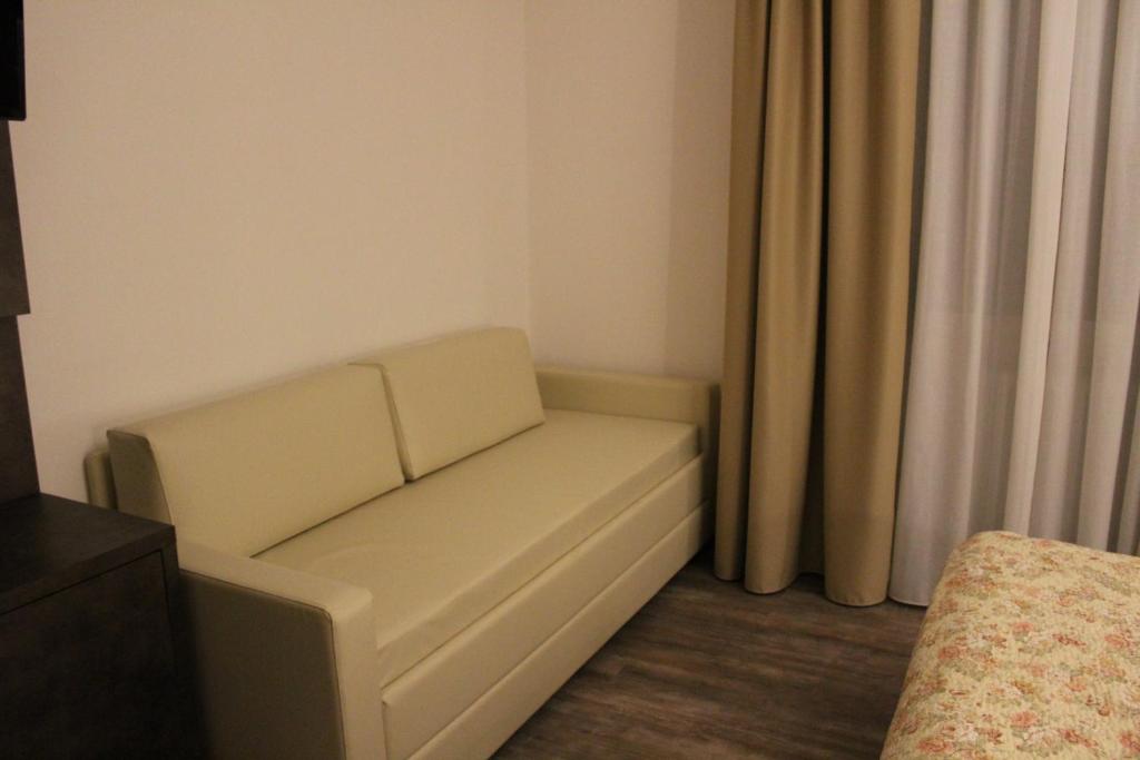 Albergo Ristorante Miramonti Toano - Deluxe Driepersoonskamer