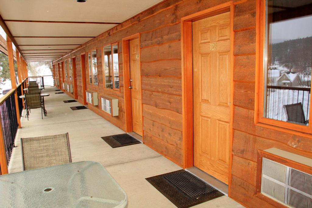 Fotografie z fotogalerie ubytování Cariboo Lodge v destinaci Clinton