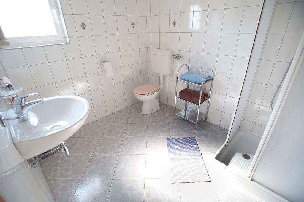 Apartments Maric with parking - 18