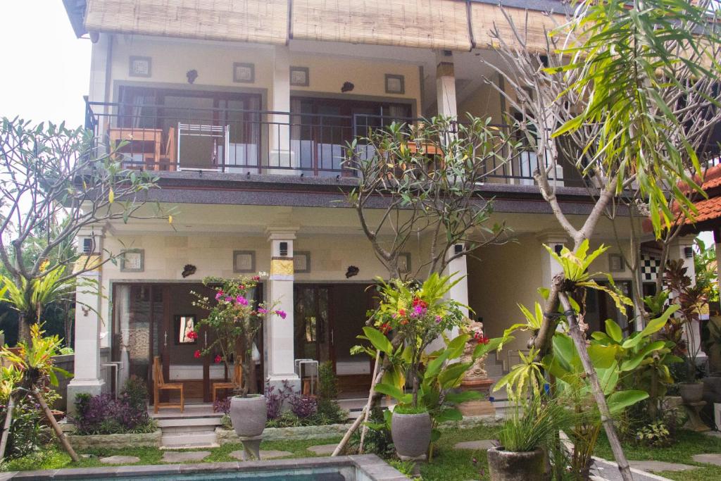 Zahrada ubytování Kubu Loris Residence