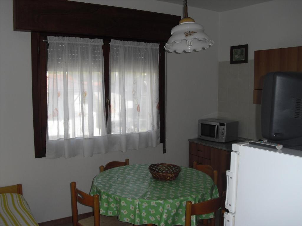 A kitchen or kitchenette at Casa Armanda