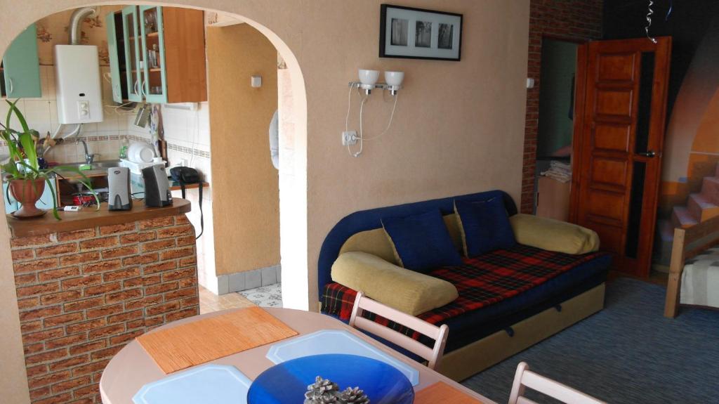 Suitetrails - Apartment on Korjatovich 6a