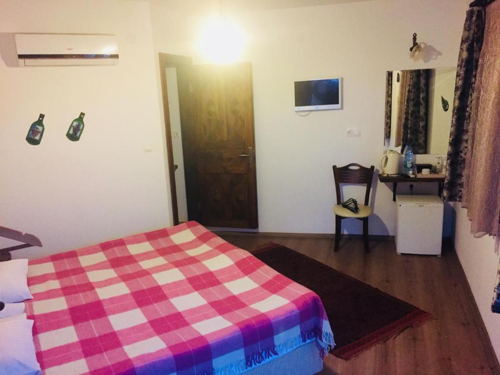 Amazon Petite Palace - 15